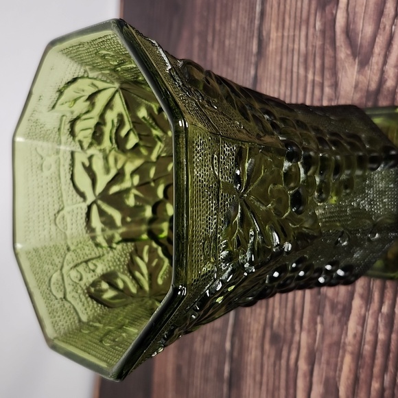 Vintage Anchor Hocking Avocado Green Footed Grape Glass vase - Picture 13 of 16
